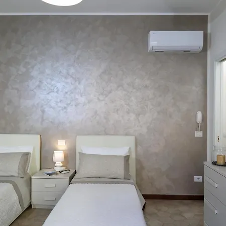 Trinacria House تاورمينا